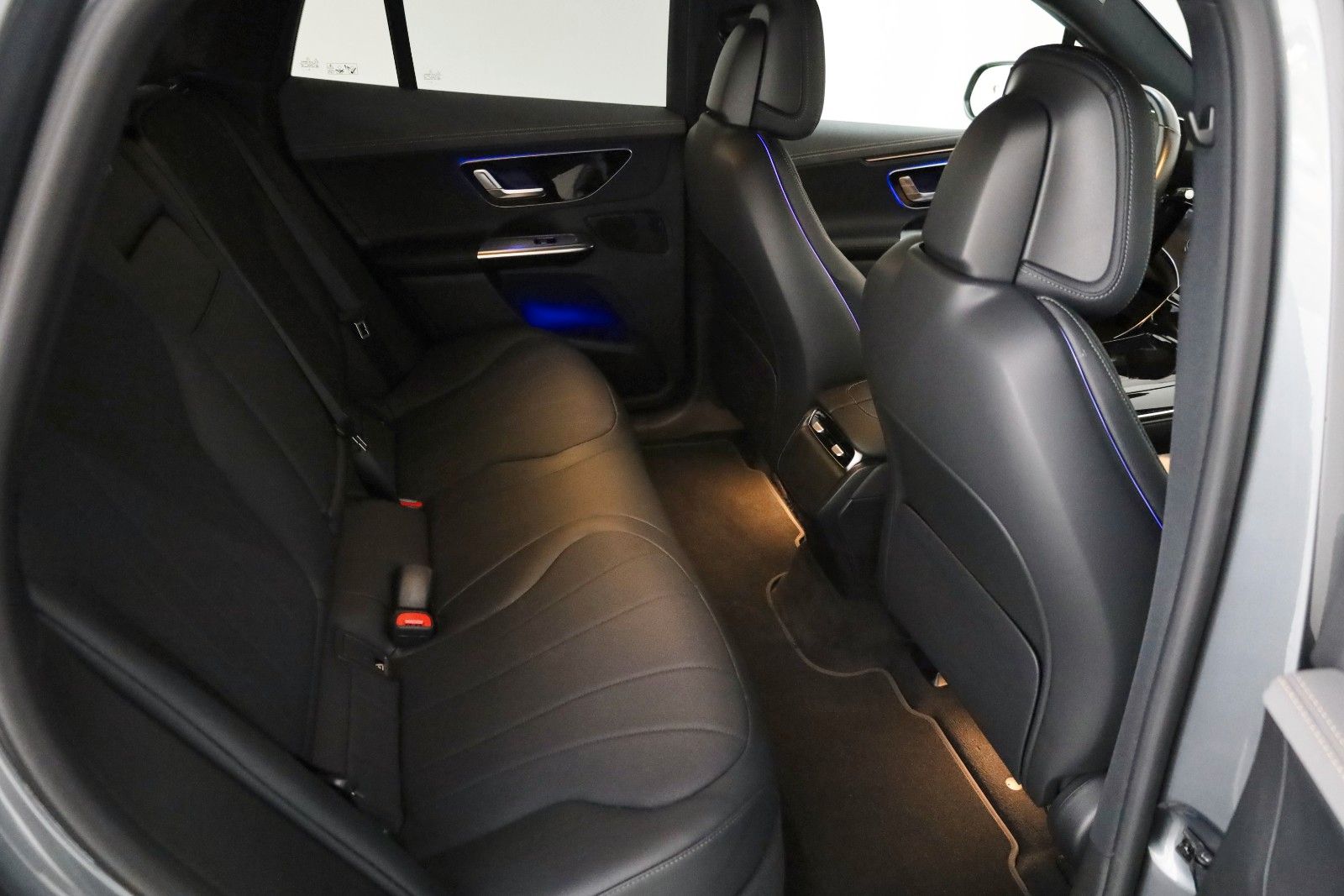 Fahrzeugabbildung Mercedes-Benz EQE SUV 350 Electric Art,Advanced,Kamera,ACC