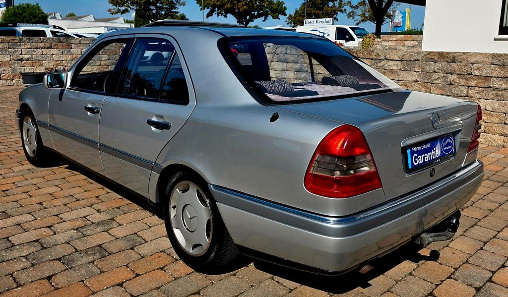 Mercedes-Benz C 180