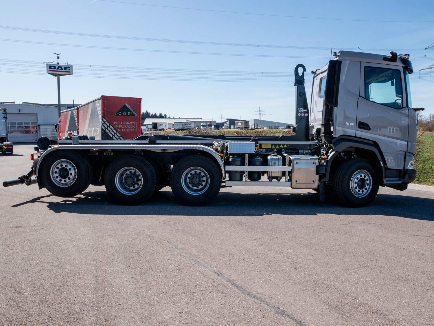 Fahrzeugabbildung DAF XF 530 FAW mit VDL Abrollkipper