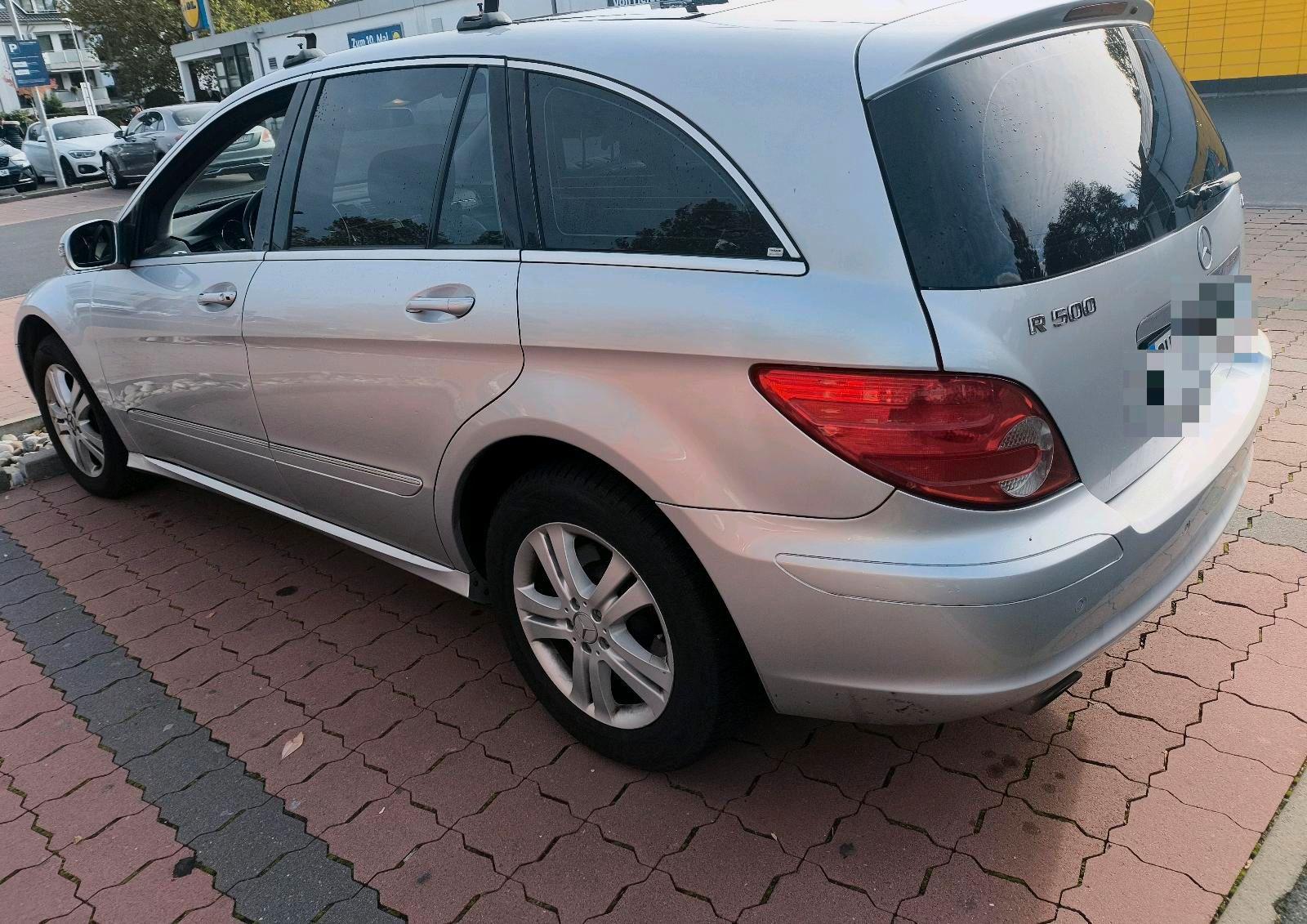 Mercedes-Benz R500 2007 — rear view