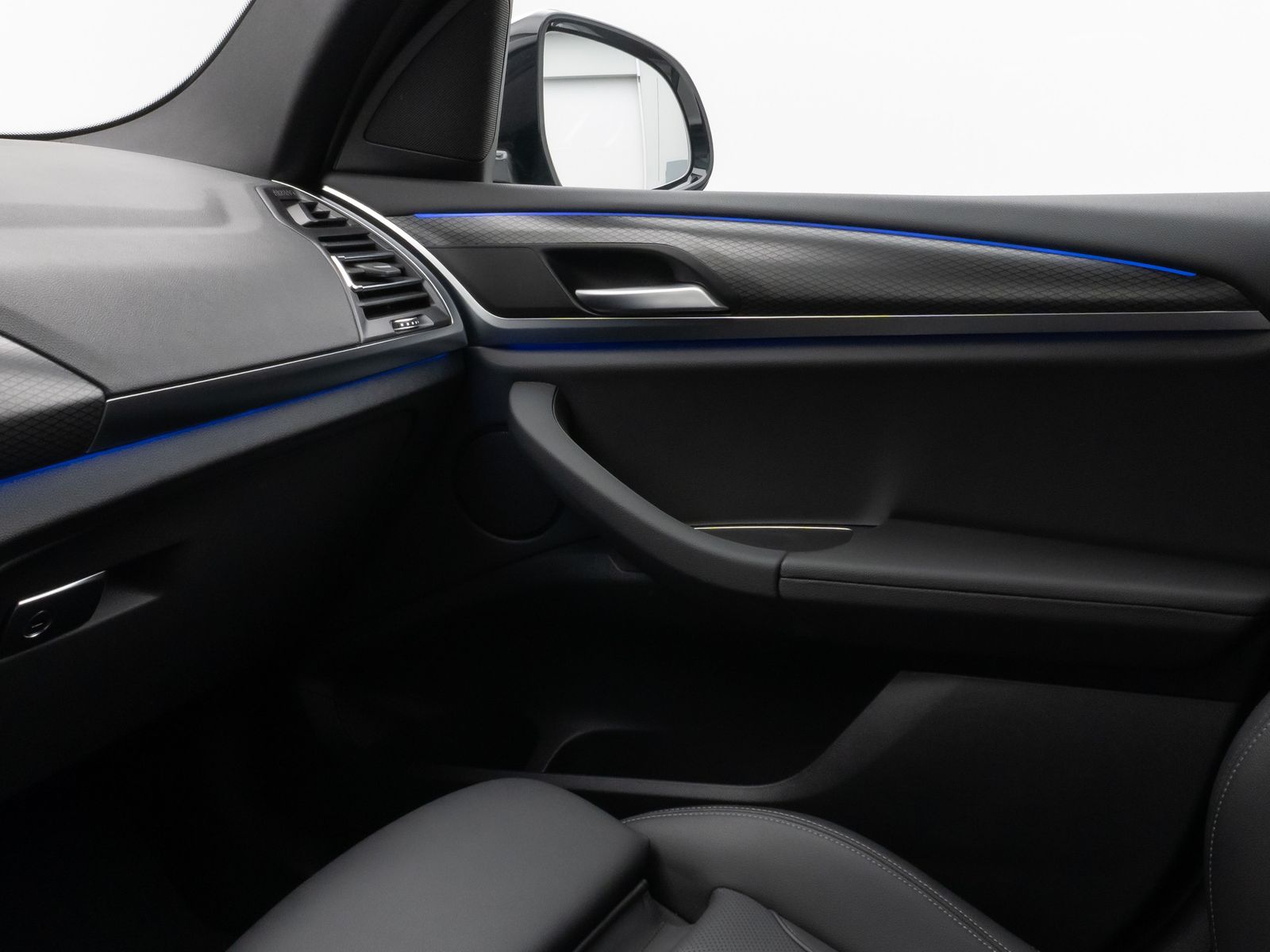 Fahrzeugabbildung BMW X3 xD20d M Sport Kamera DAB HiFi AHK Komfort 19"