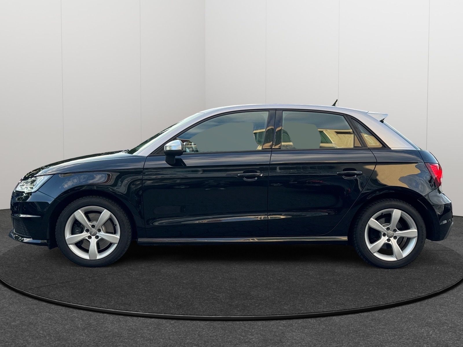 Fahrzeugabbildung Audi S1 Sportback 2.0 TFSI quattro*LED*PDC*Leder*Xeno
