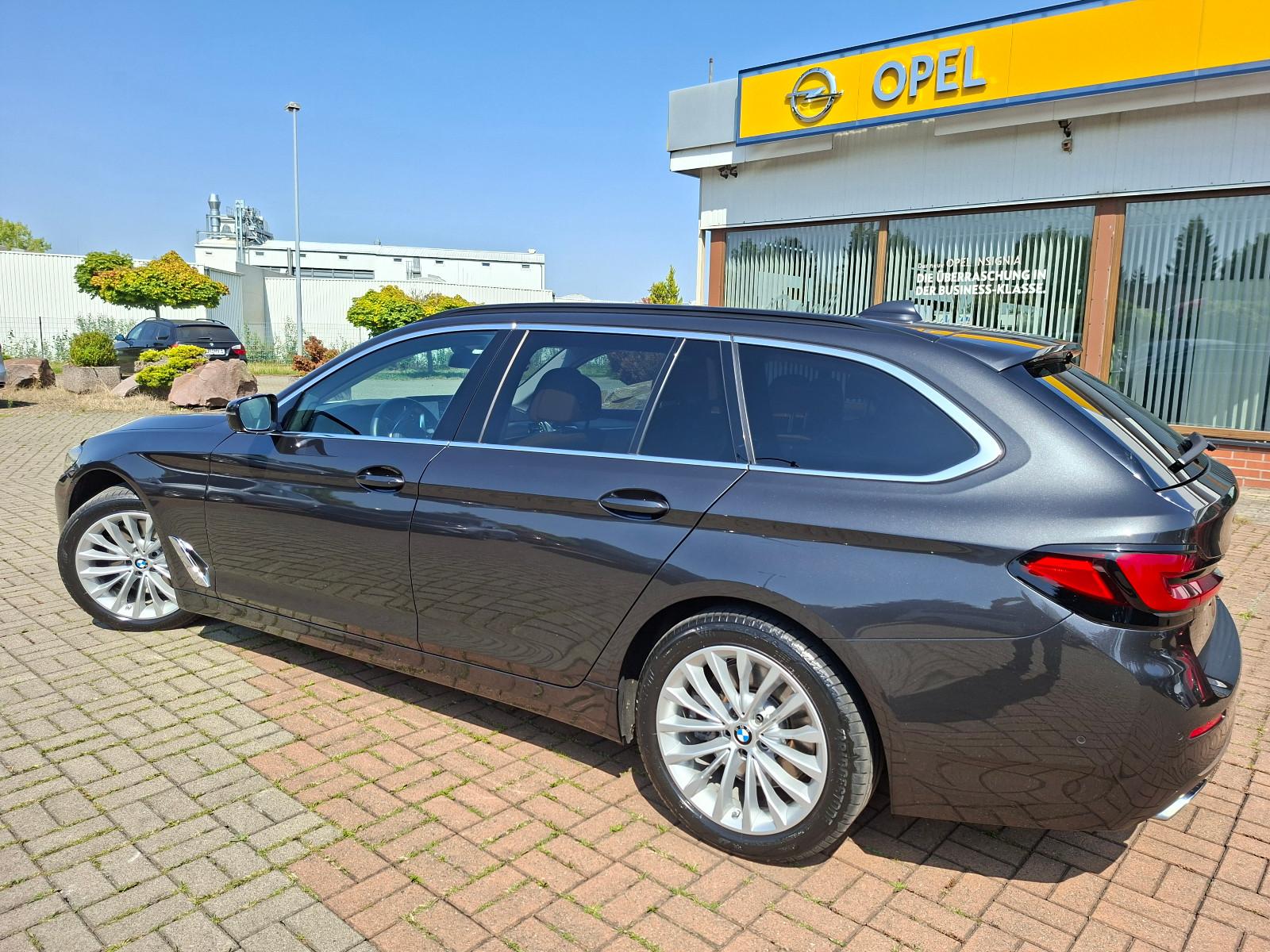 BMW Tour 530d xDrive LuxuryLine+HEAD-UP+STANDHZG+WR
