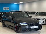 BMW 530dxD/Laser/Massage&BelüfStz/AHK/20Zoll/M-Sport - mit Diesel-Antrieb: Schwarz, Luftfederung, Kombi