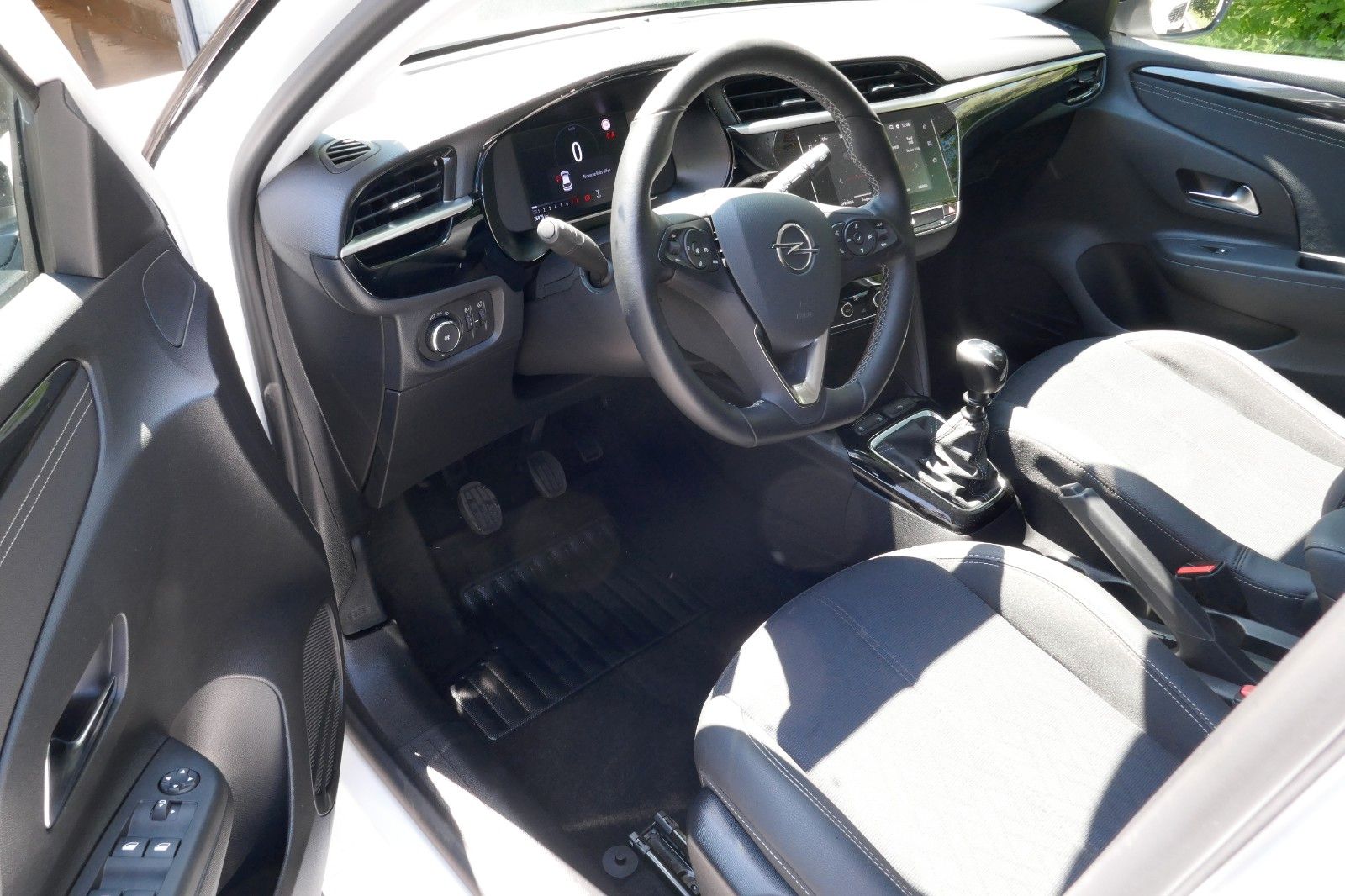 Fahrzeugabbildung Opel Corsa F Elegance "SHZ/CAM/NAVI"