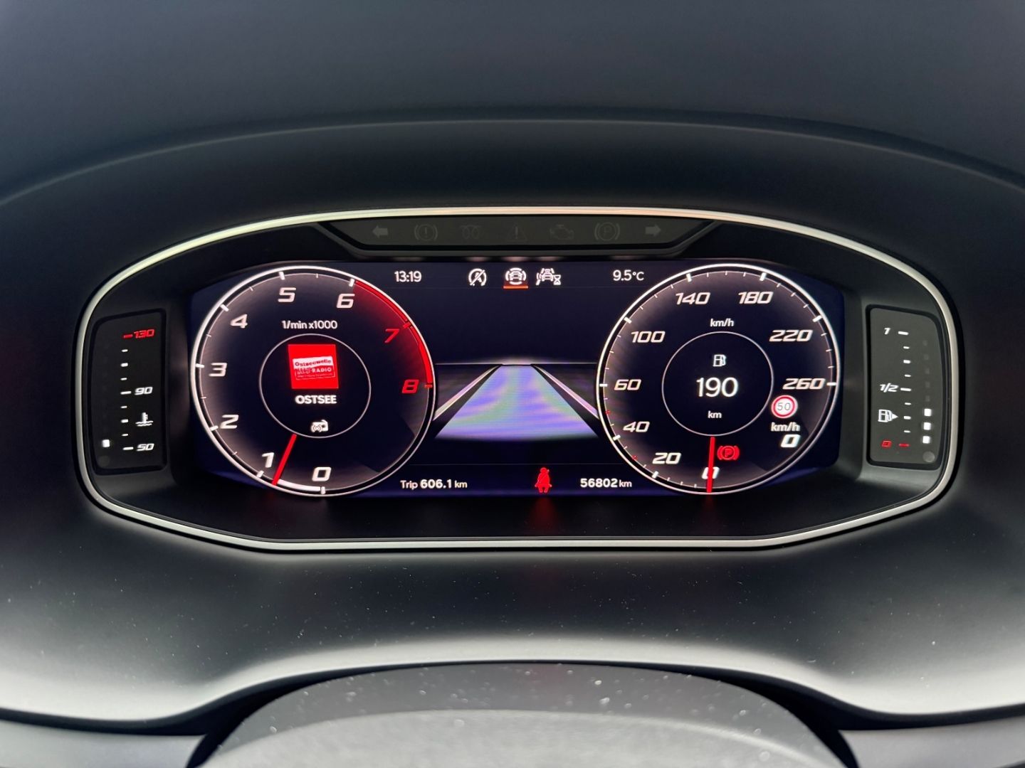 SEAT Ateca FR AHK-klappbar Navi Digitales Cockpit LED - Image 15