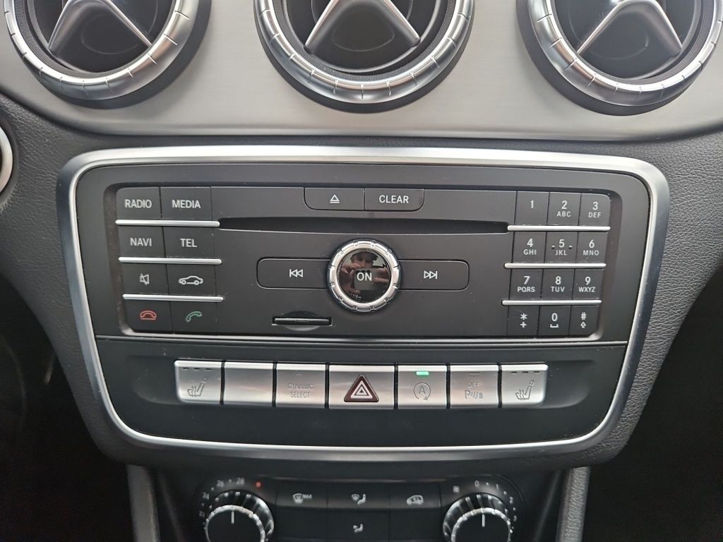 Fahrzeugabbildung Mercedes-Benz CLA 200 Coupé AMG Night Pano Sport LED Sound SHZ