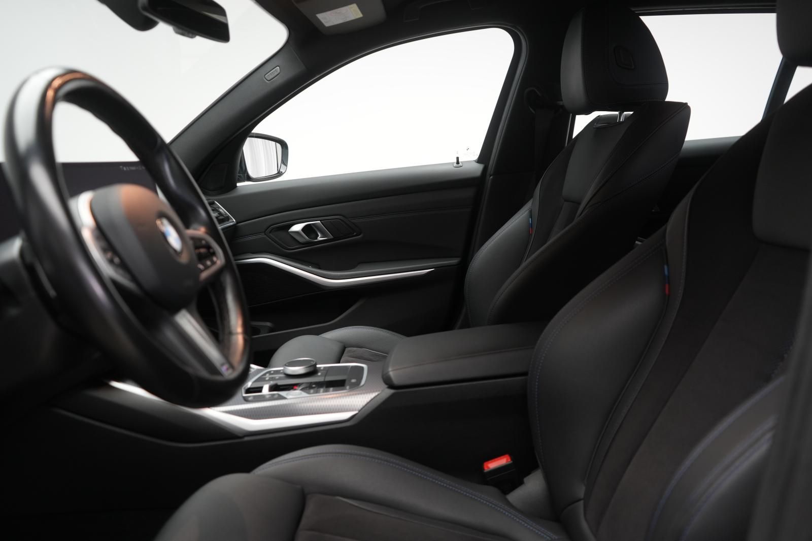 BMW 320 i Touring M Sport ACC/Kamera/Wide/LED foto 9