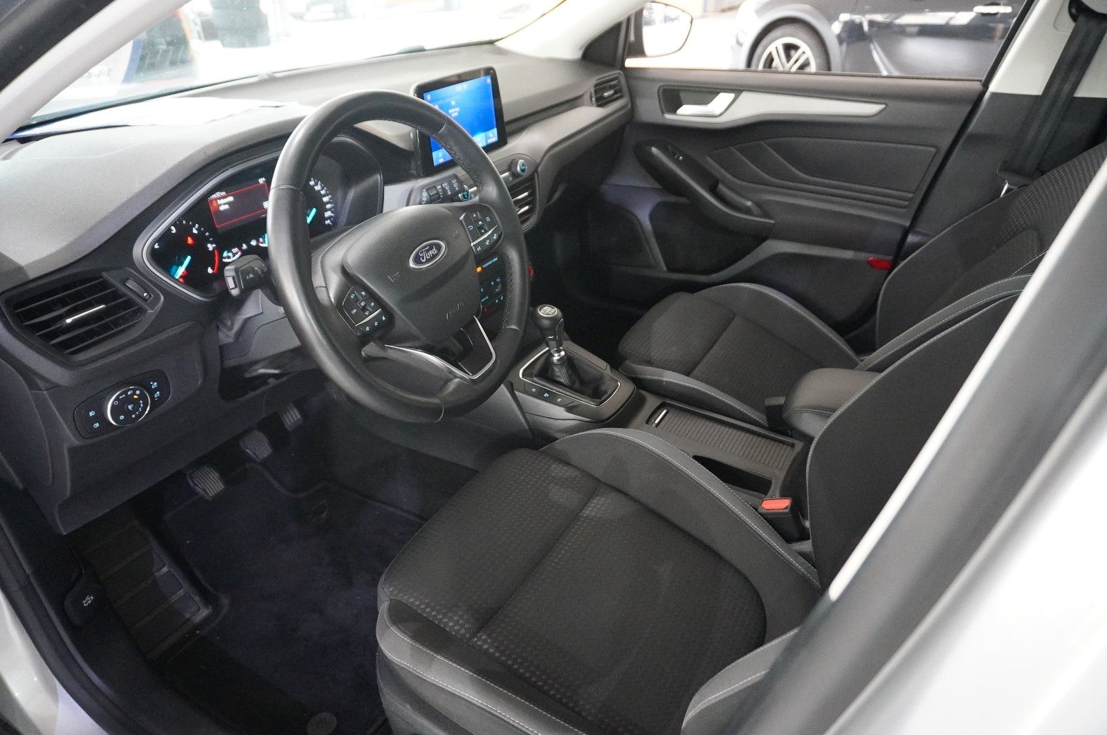 Fahrzeugabbildung Ford Focus Turnier 1.5D COOL & CONN. NAVI/LED/KAMERA