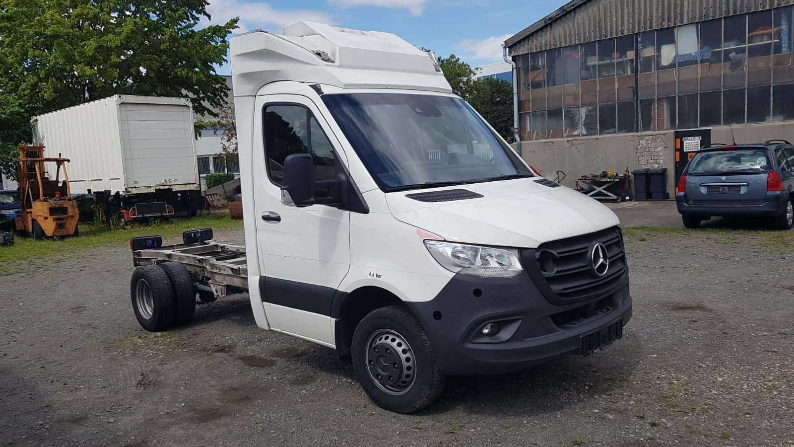 Mercedes-Benz Sprinter III Fahrgestell RWD/AWD 519 CDI RWD L2