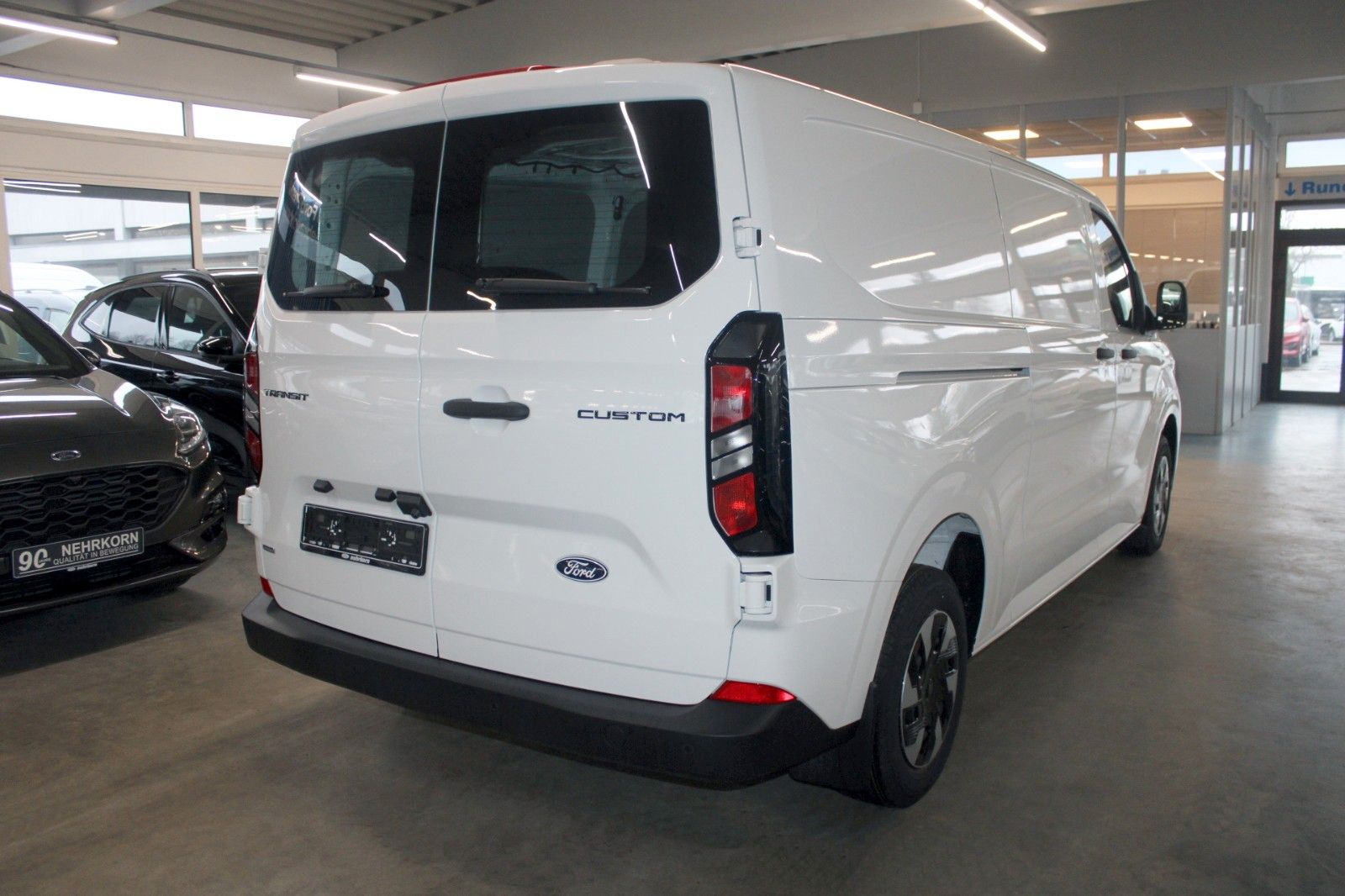 Fahrzeugabbildung Ford Transit Custom TREND L2 PHEV NAVI CAM ACC uvm.