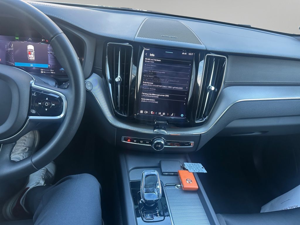 VOLVO XC60 T8 AWD Recharge Ultimate Dark VOLVO XC60 T8 AWD Recharge Ultimate Dark