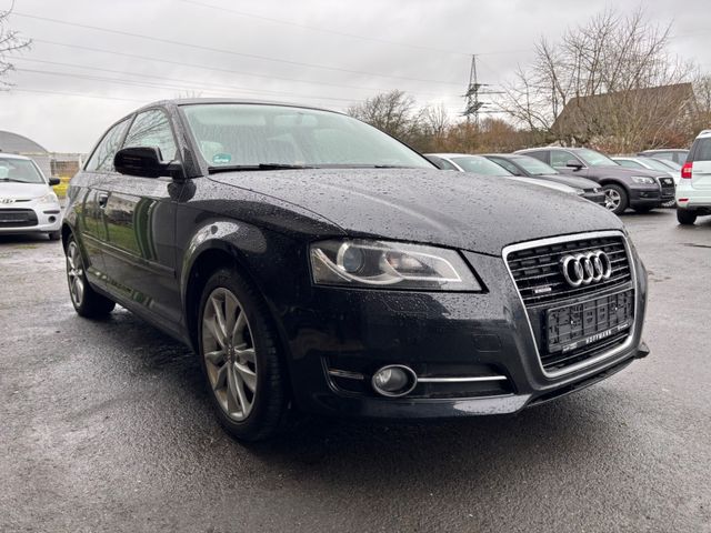 Audi A3 1.8 TFSI "Ambition" Quattro!/Xenon/Temp./PDC/