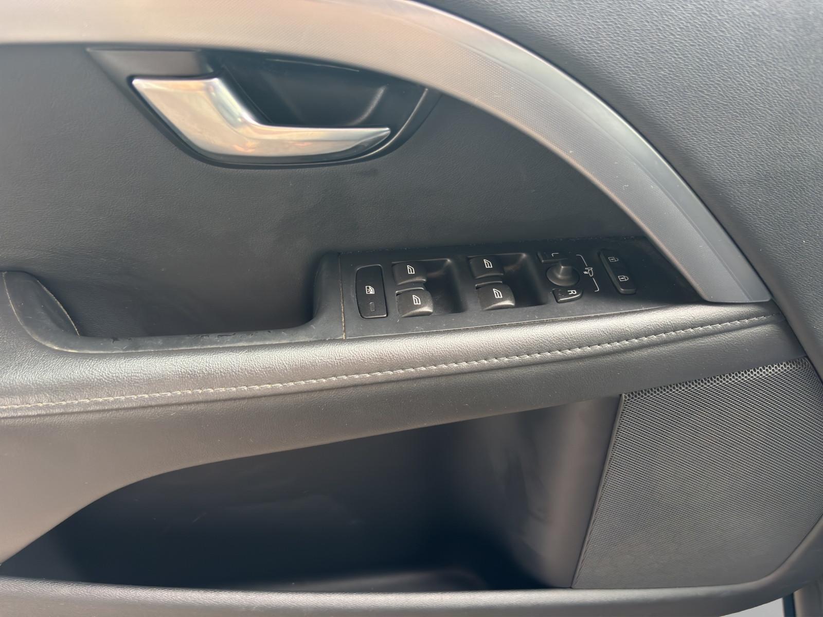Volvo V70 2014 — photo 10