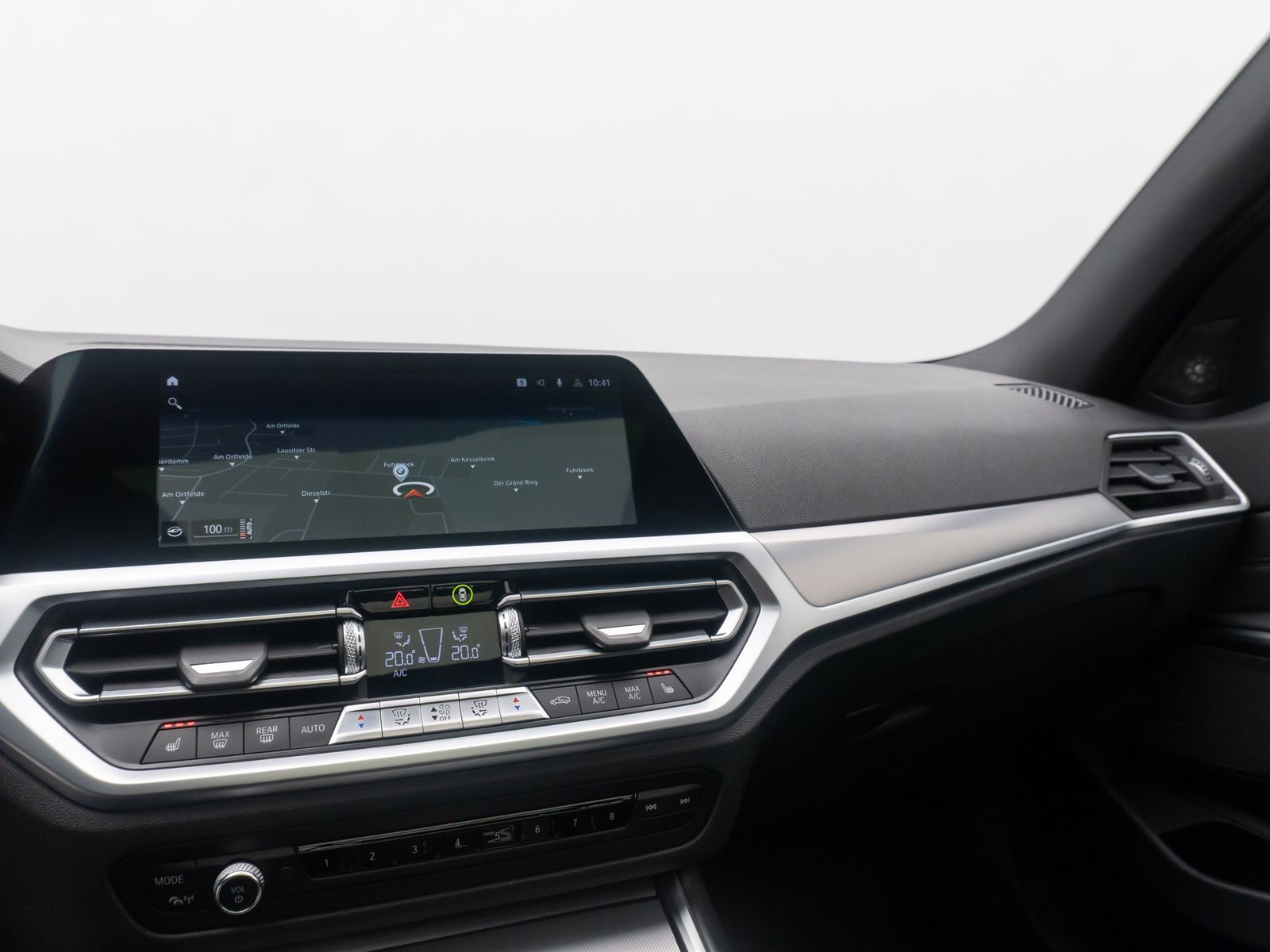 Fahrzeugabbildung BMW 320d ACC Alarm HUD DAB H/K Panoram Sportsitz 19"