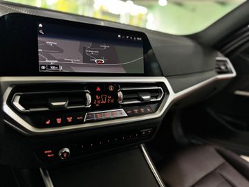 Fahrzeugabbildung BMW 320d xDr Tour ACC DAB Hi-Fi Kamera 360°