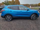 Nissan Qashqai 1.3 DIG-T 159PS N-CONNECTA N-CONNECTA - Nissan Qashqai mit Benzin-Antrieb: Limousine