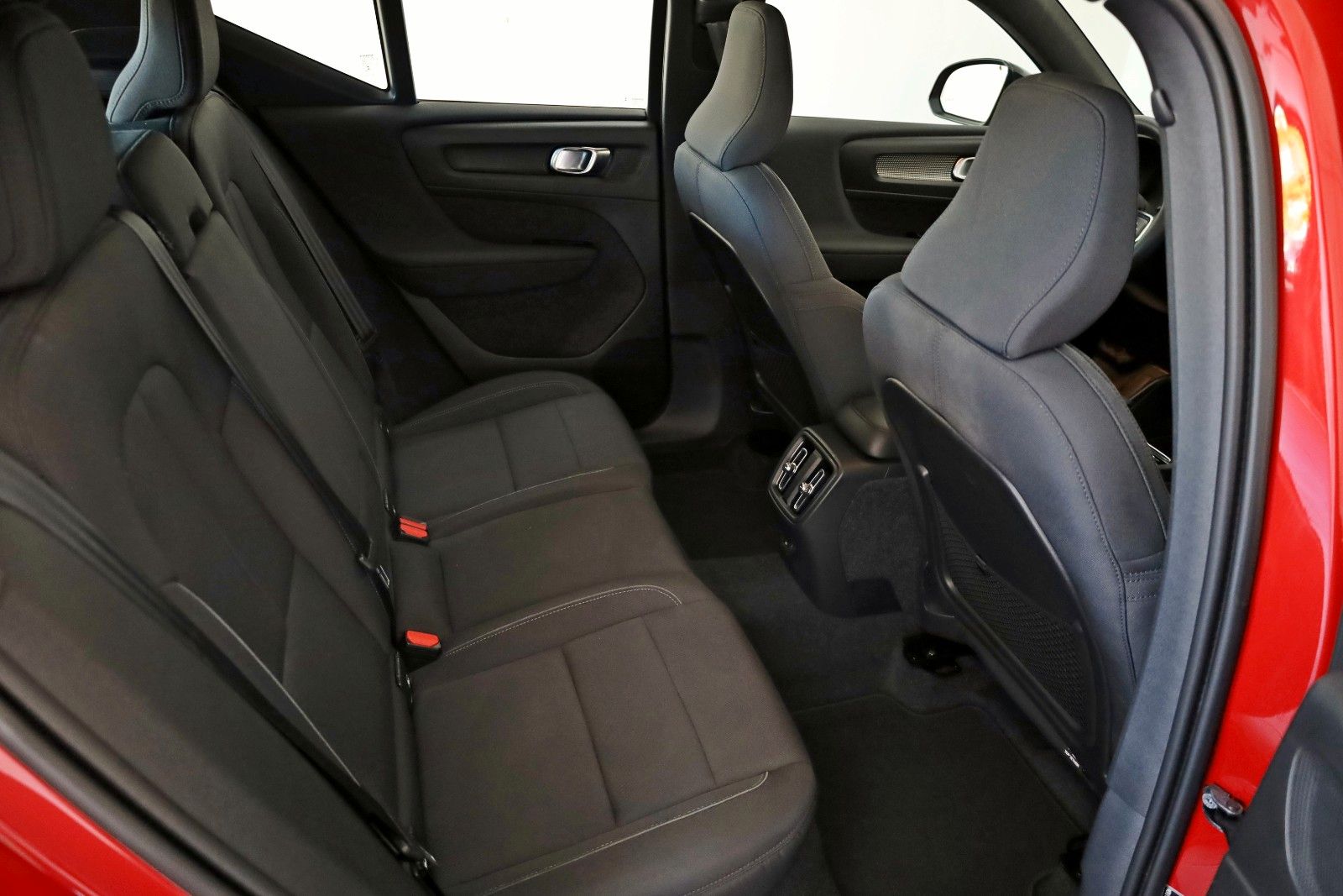 Fahrzeugabbildung Volvo XC40 Plus Recharge,Navi,LED,SH,Kamera,ACC,
