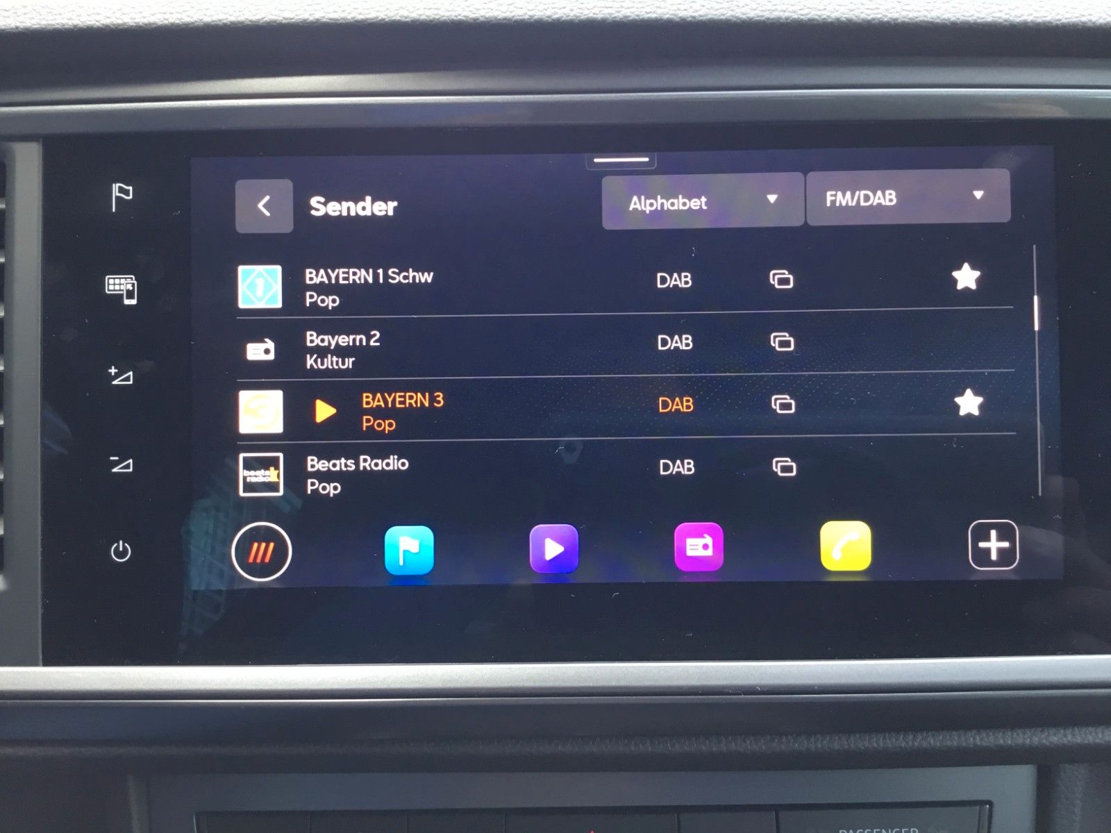 Fahrzeugabbildung CUPRA Ateca 2.0 TSI 4Drive DSG+Pano+AHK+19"+ACC+LED