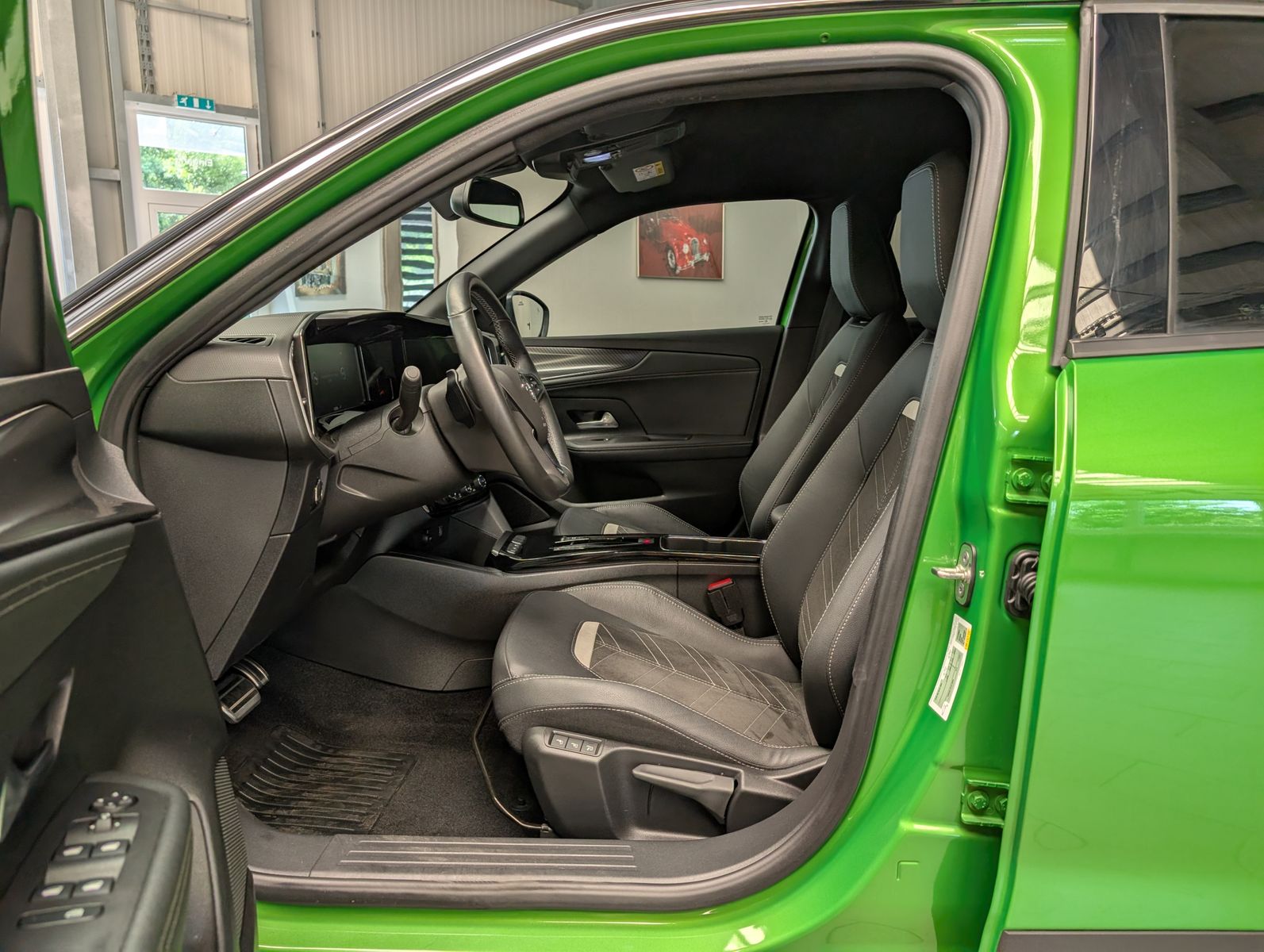 Fahrzeugabbildung Opel Mokka 1.2 Ultimate Aut. Winter-Paket Kamera ACC