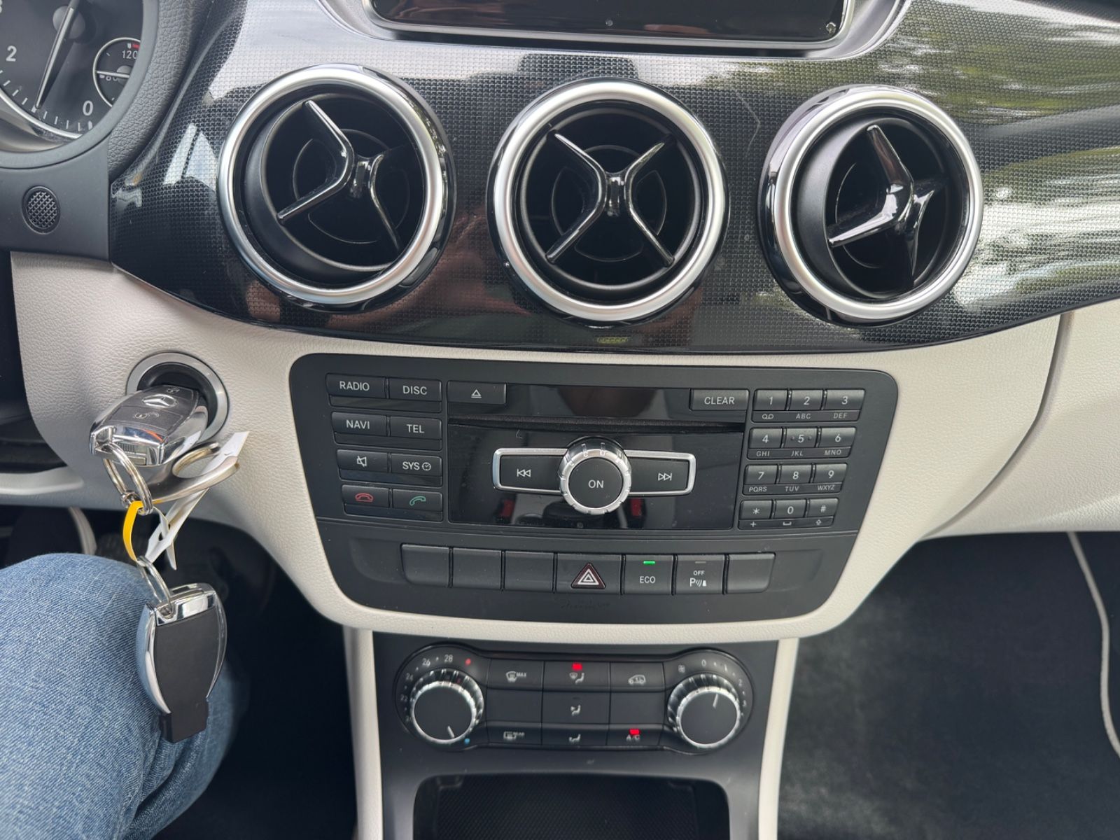 Fahrzeugabbildung Mercedes-Benz B 200 Navi+PDC+LED