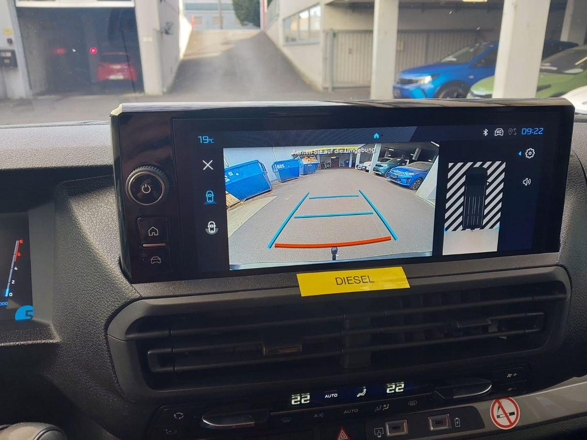 Peugeot Expert L2 (kurz) 8-Sitze Navi AHK Klimaautomatik