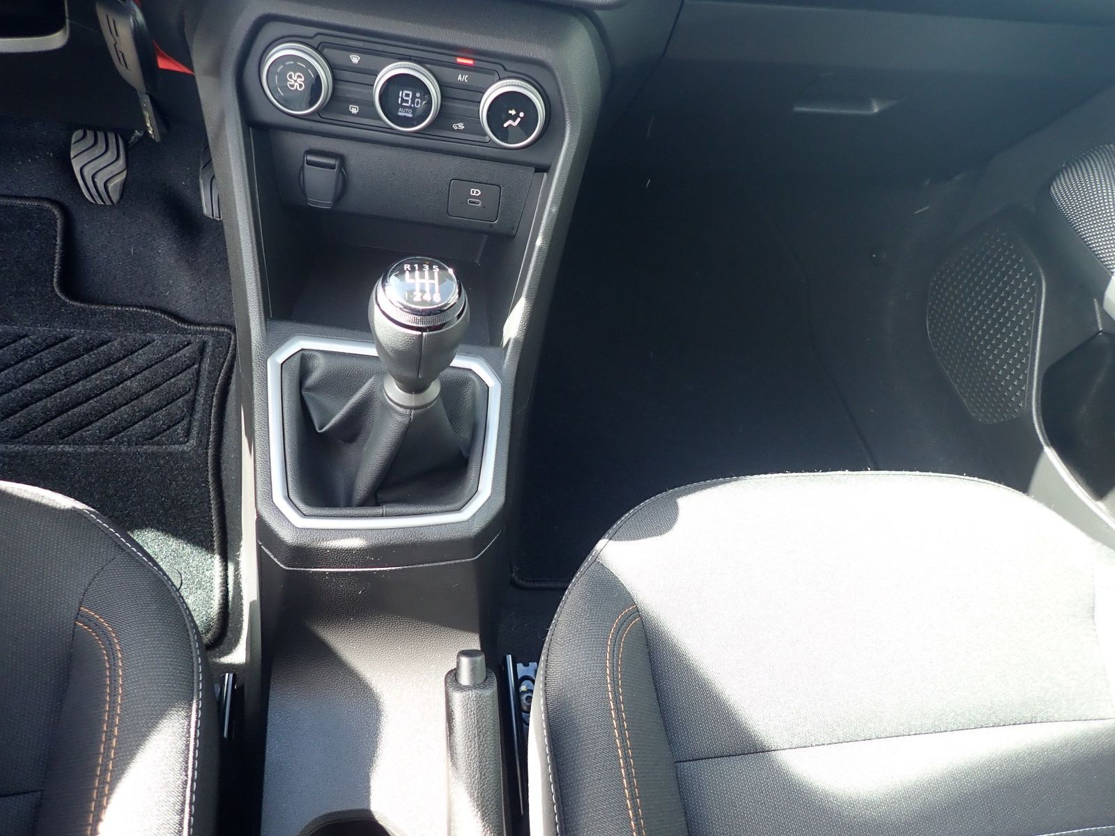Fahrzeugabbildung Dacia Sandero Stepway Expression TCe 90