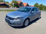 Volkswagen Passat Lim. Comfortline 1.Hand Navi Bi-Xenon Kam - Volkswagen Passat aus 2011: Comfortline