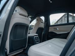 BMW 330 – 29 / 32