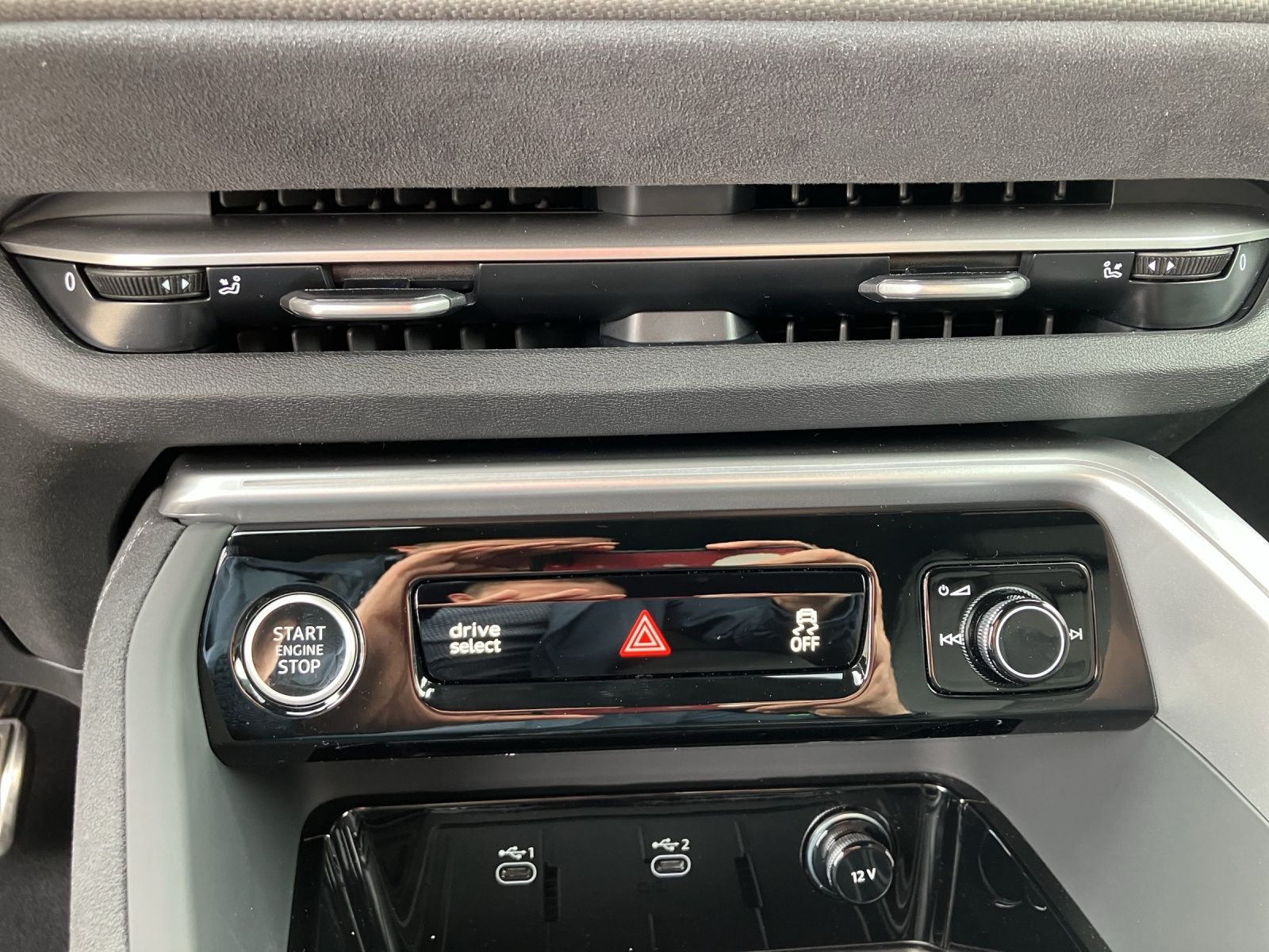 Fahrzeugabbildung Audi Q5 2.0 TDI quattro S line MATRIX AHZV ACC NAVI