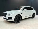 Bentley Bentayga 4.0 V8 Diesel 4WD Autom.*CarPlay*Massag - weiße Bentley Bentayga