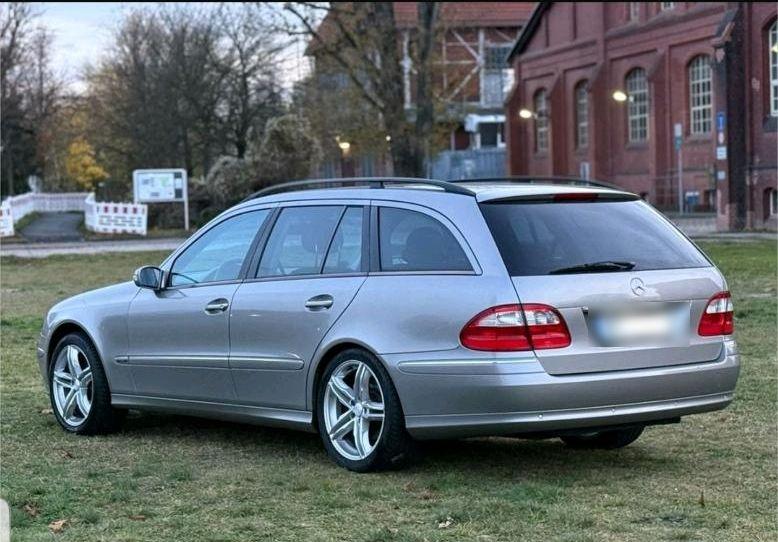 Mercedes-Benz E320 2004 — engine