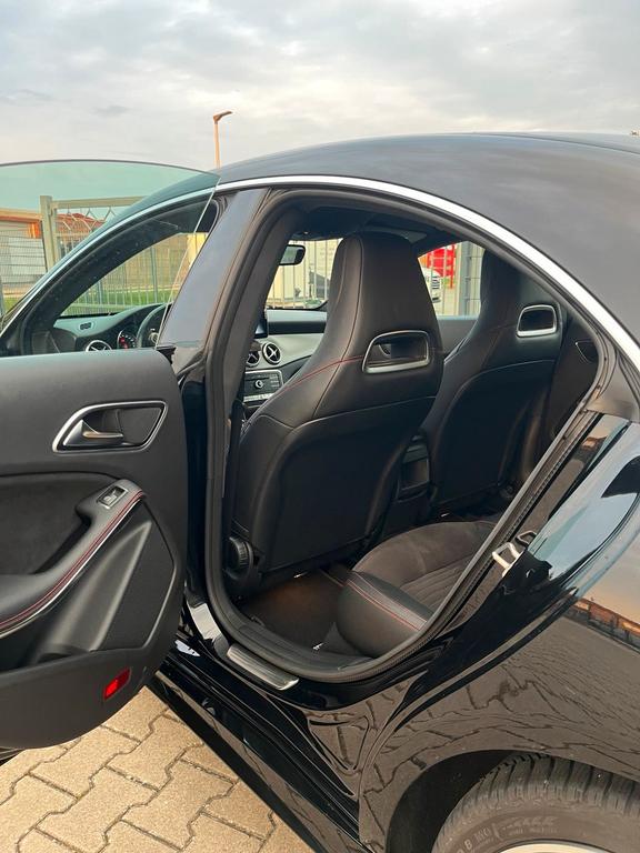 Mercedes-Benz CLA 180