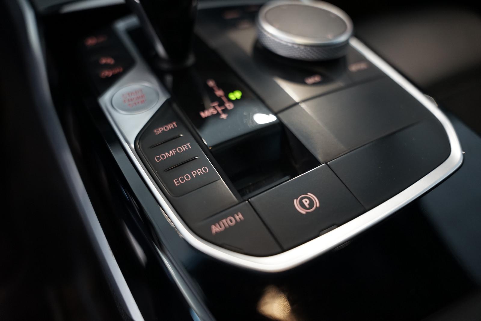 BMW M340i Touring xDrive | Laser | Pano | HuD | 19