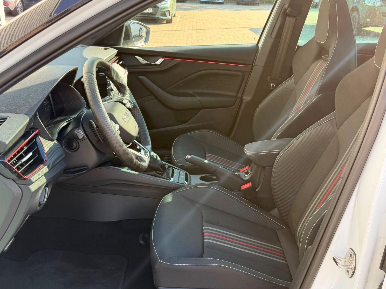Fahrzeugabbildung SKODA Kamiq 1.5 TSI Monte Carlo LED