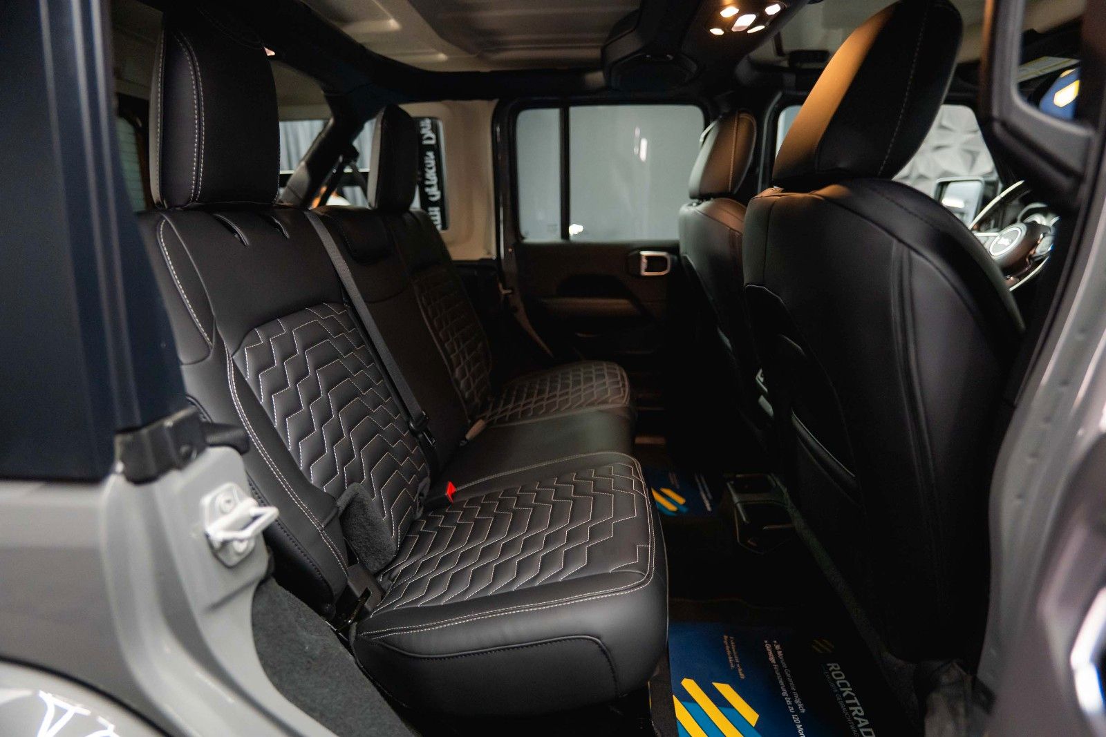 Fahrzeugabbildung Jeep Wrangler 2.0 T UNLIMITED SAHARA OFFROAD 4x4 LED