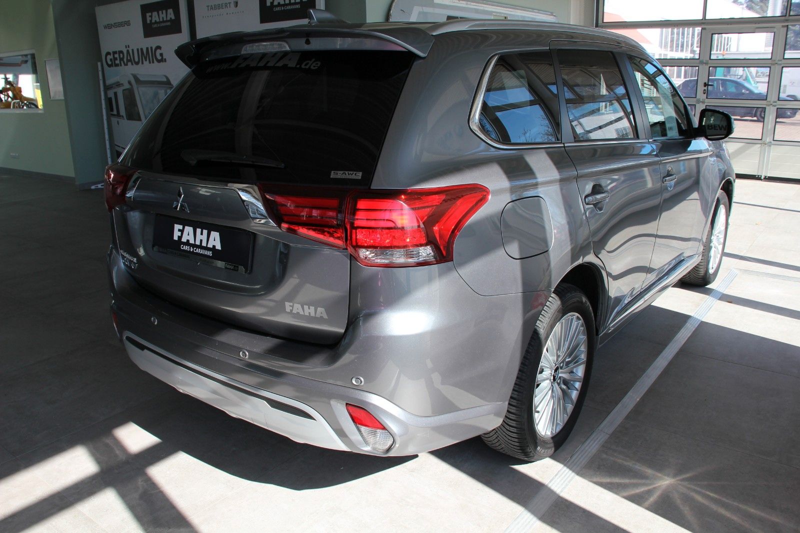 Fahrzeugabbildung Mitsubishi Outlander PHEV Plus mit FA-Paket