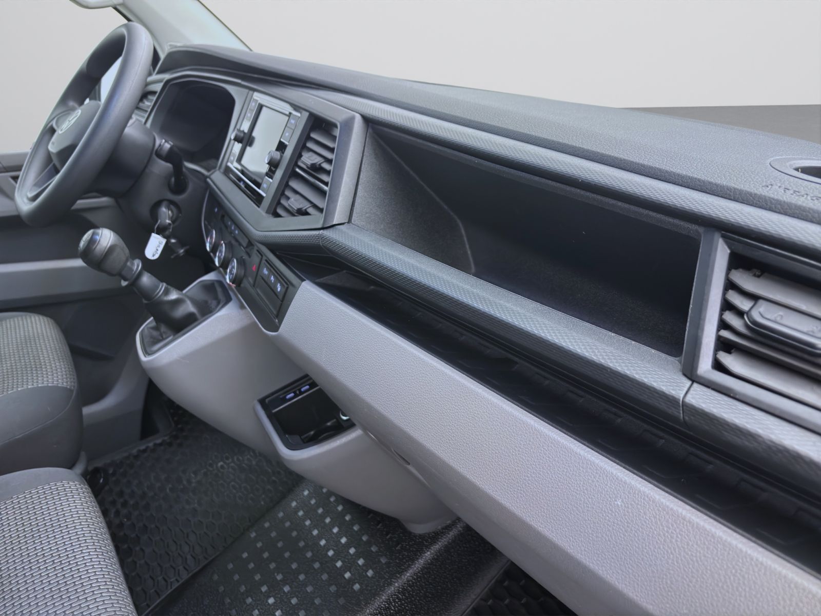 Volkswagen T6 Kombi - Bild 18
