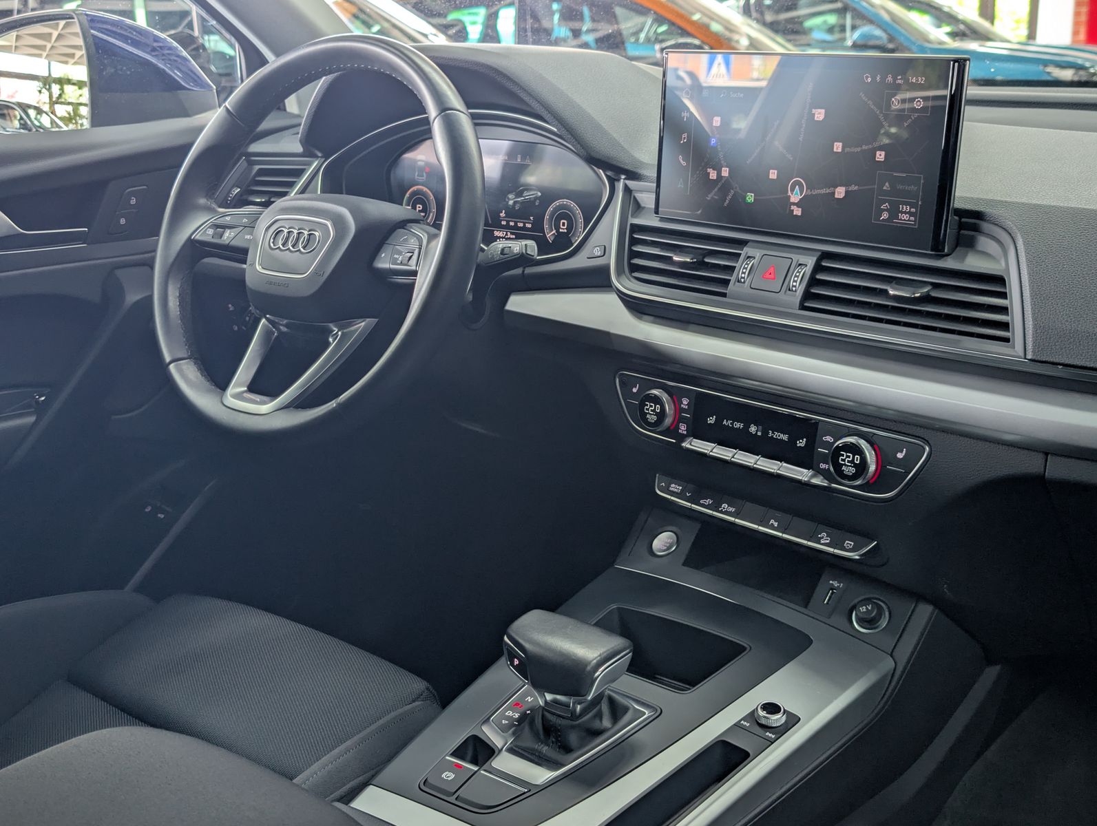 Fahrzeugabbildung Audi Q5 Sportback 55 TFSIe S Line HUD PANO AHK MATRIX