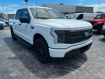 Ford F 150 Lightning XLT 2025 weiss im Vorlauf +18