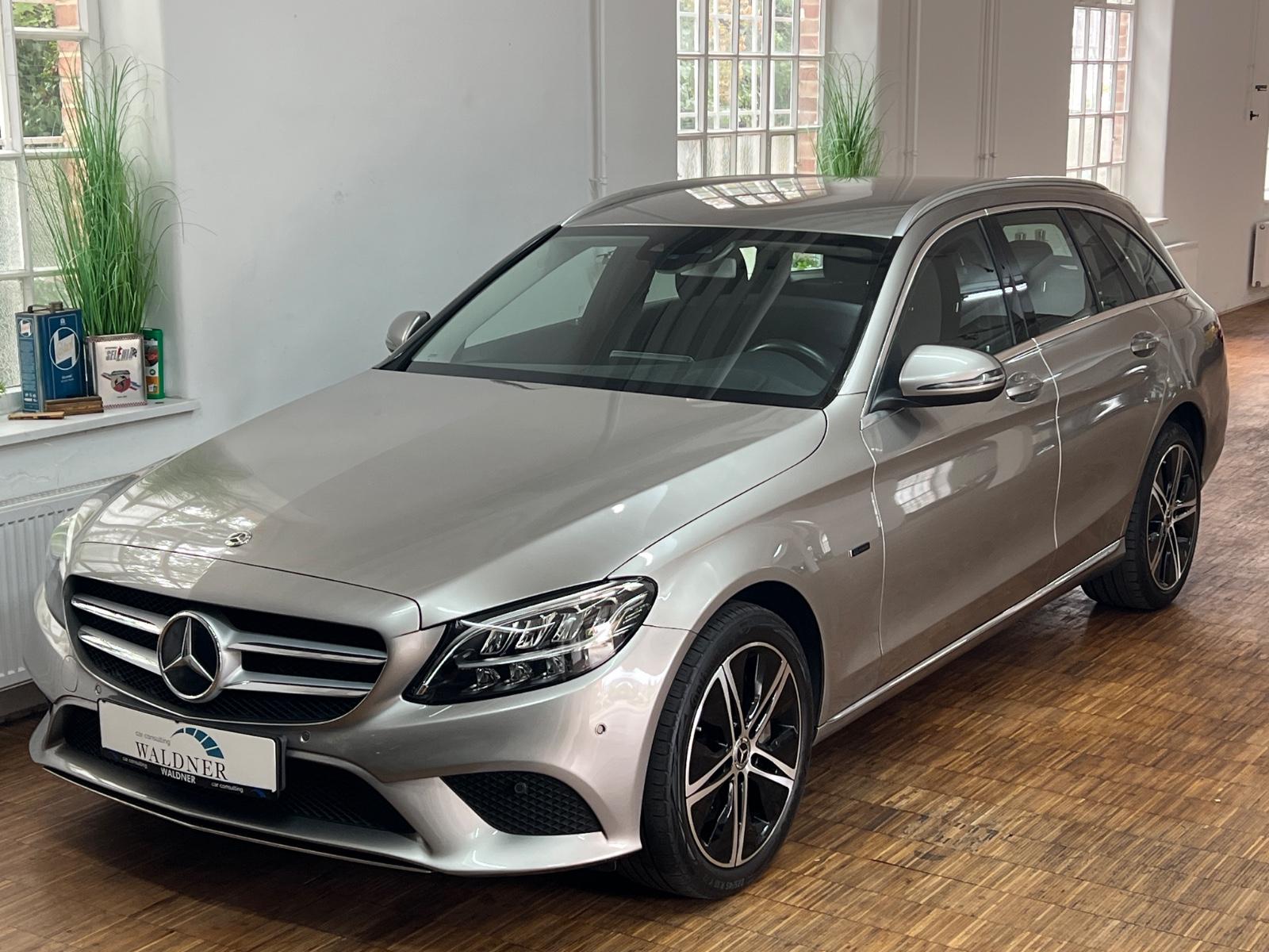 Mercedes-Benz C 300de/Avantgarde/Navi/Head-Up/AHK/Cam/2.Hand