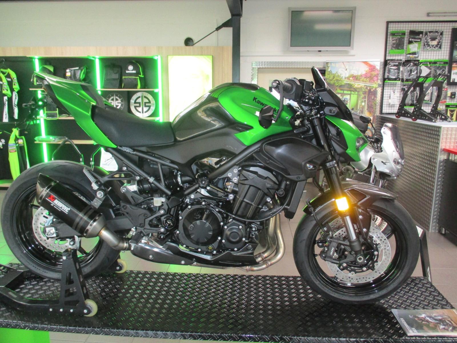 Kawasaki Z 900  2026 Performance mit Zubehör