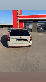 Skoda Octavia 2.0 TSI DSG RS60 Combi RS60 - Skoda Octavia RS60 mit Benzin-Antrieb