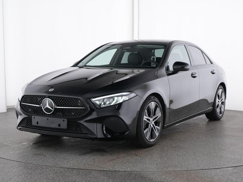 Mercedes-Benz A 180 Limousine LED*RFK*MBUX*SHZ*LENKRADHEIZUNG*