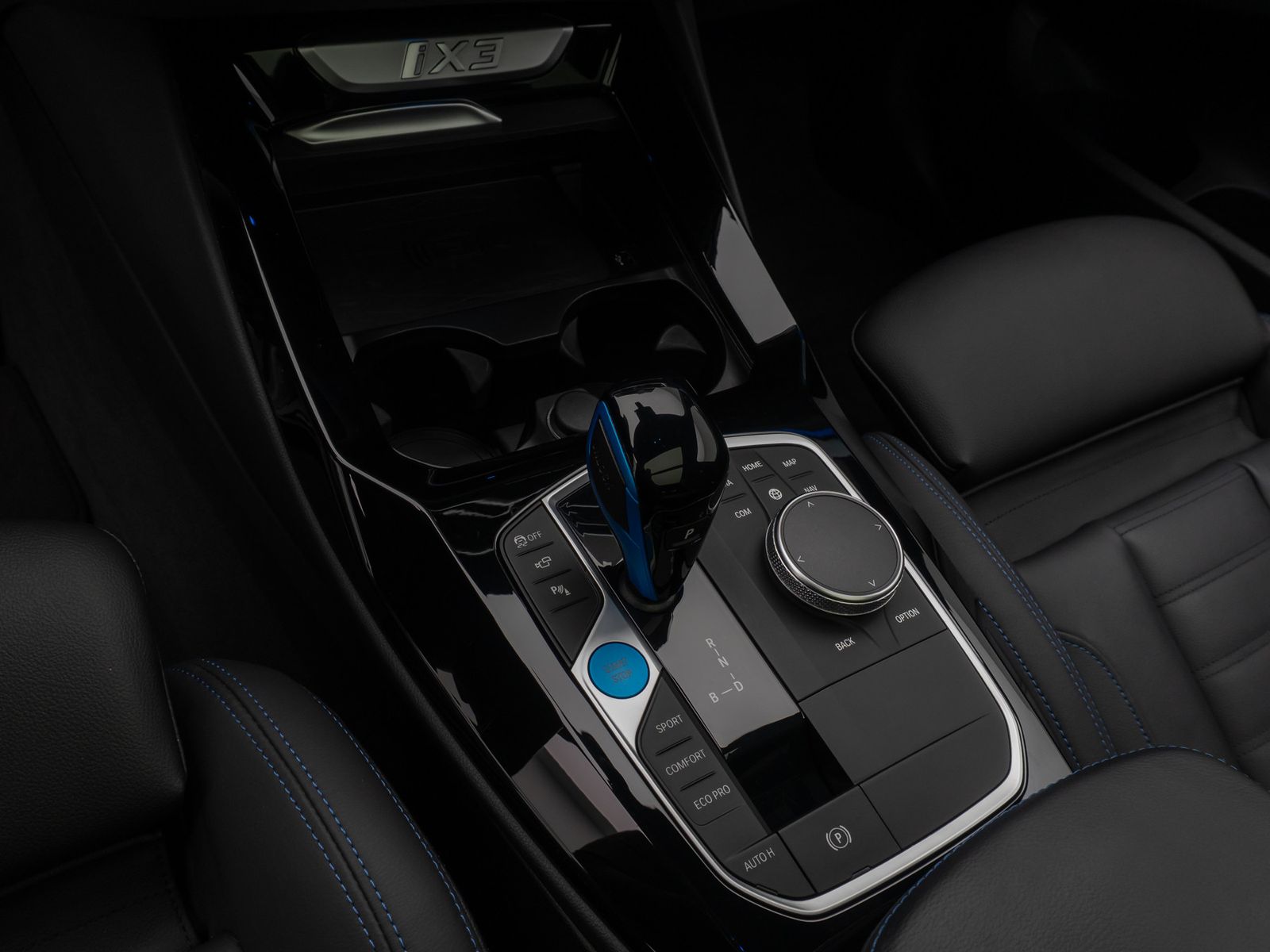 Fahrzeugabbildung BMW iX3 Impressive 360° HUD DAB H/K HUD AHK Panorama