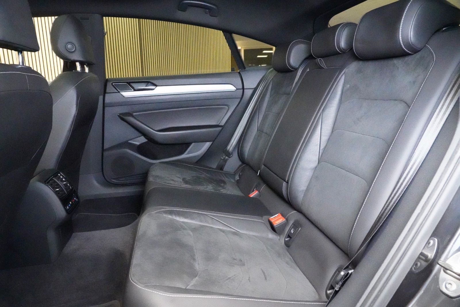 Volkswagen Arteon 2.0 TSI R-Line 4Motion PANO STANDHZ ACC foto 11