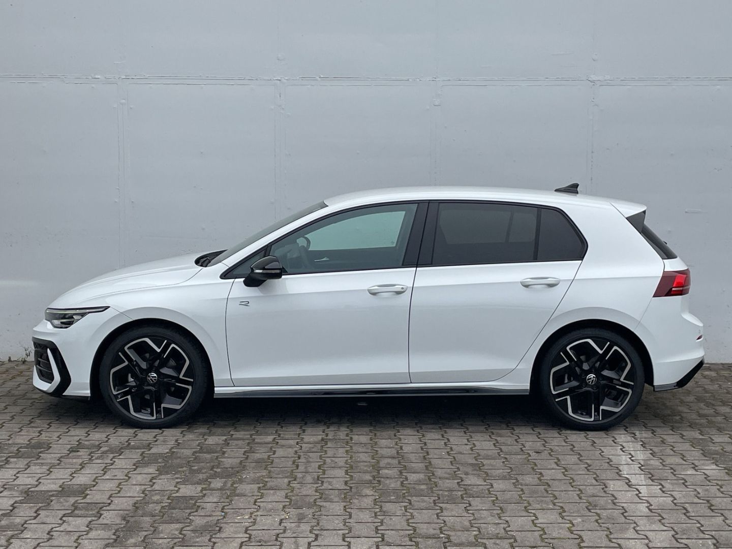 Golf VIII R-Line 1.5 eTSI DSG Black Style Kamera