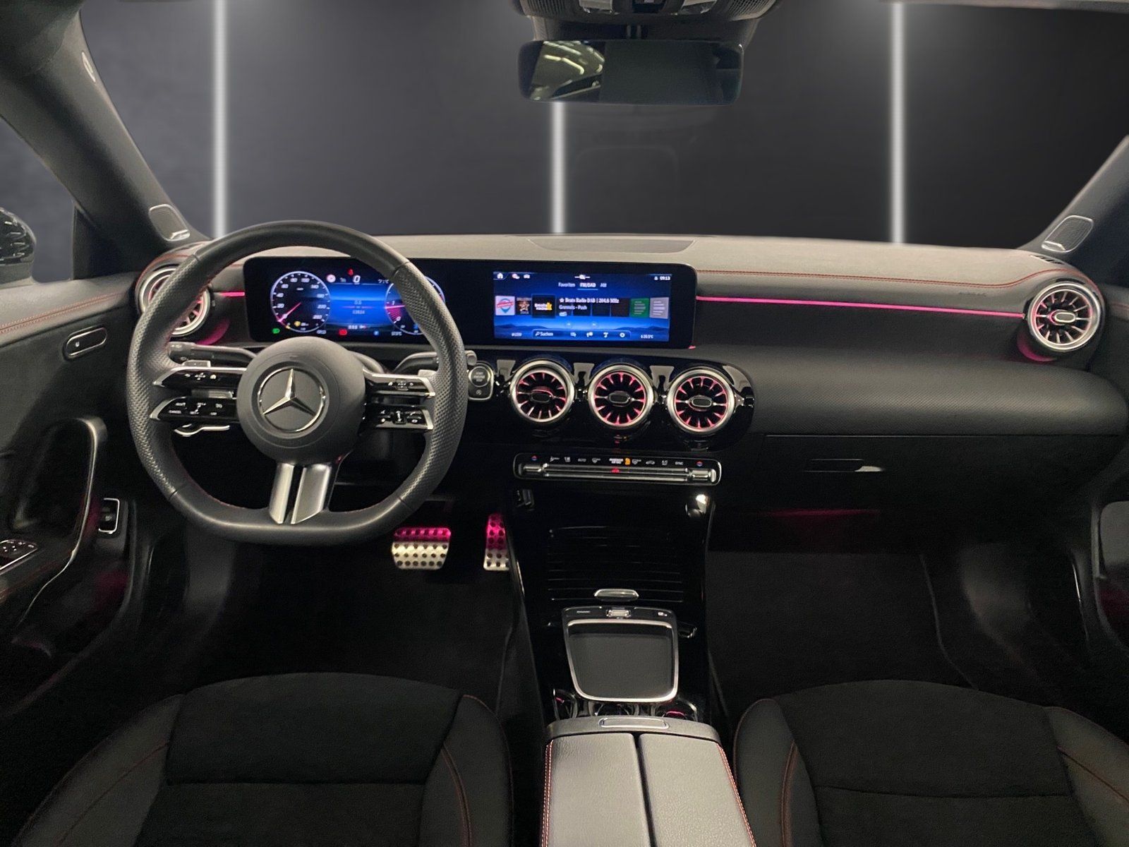 Fahrzeugabbildung Mercedes-Benz CLA 200 d AMG*Pano*Burmester*19"*Night*Totwink*