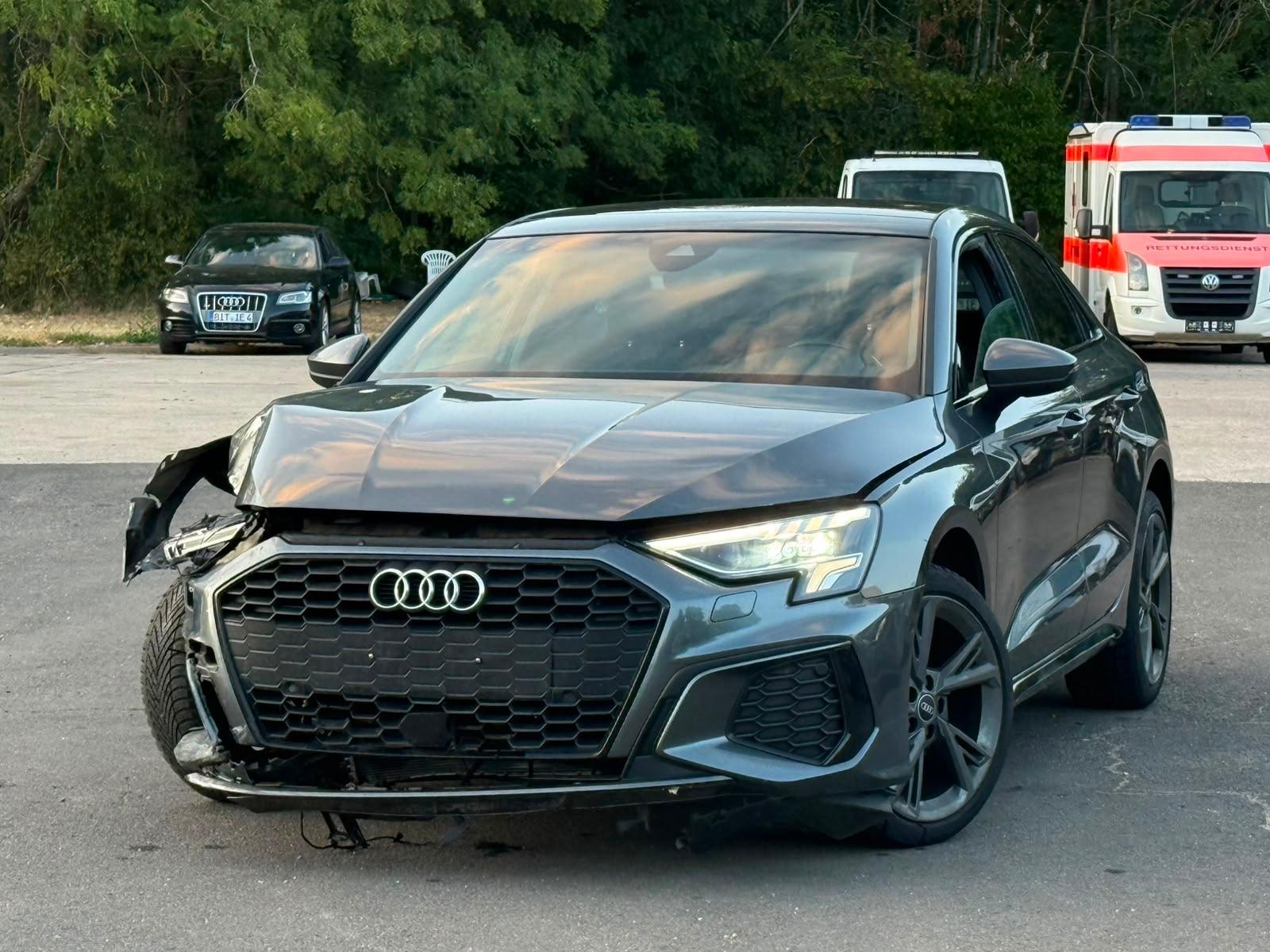 Audi A3 Limousine 30 TDI S line*Panorama*