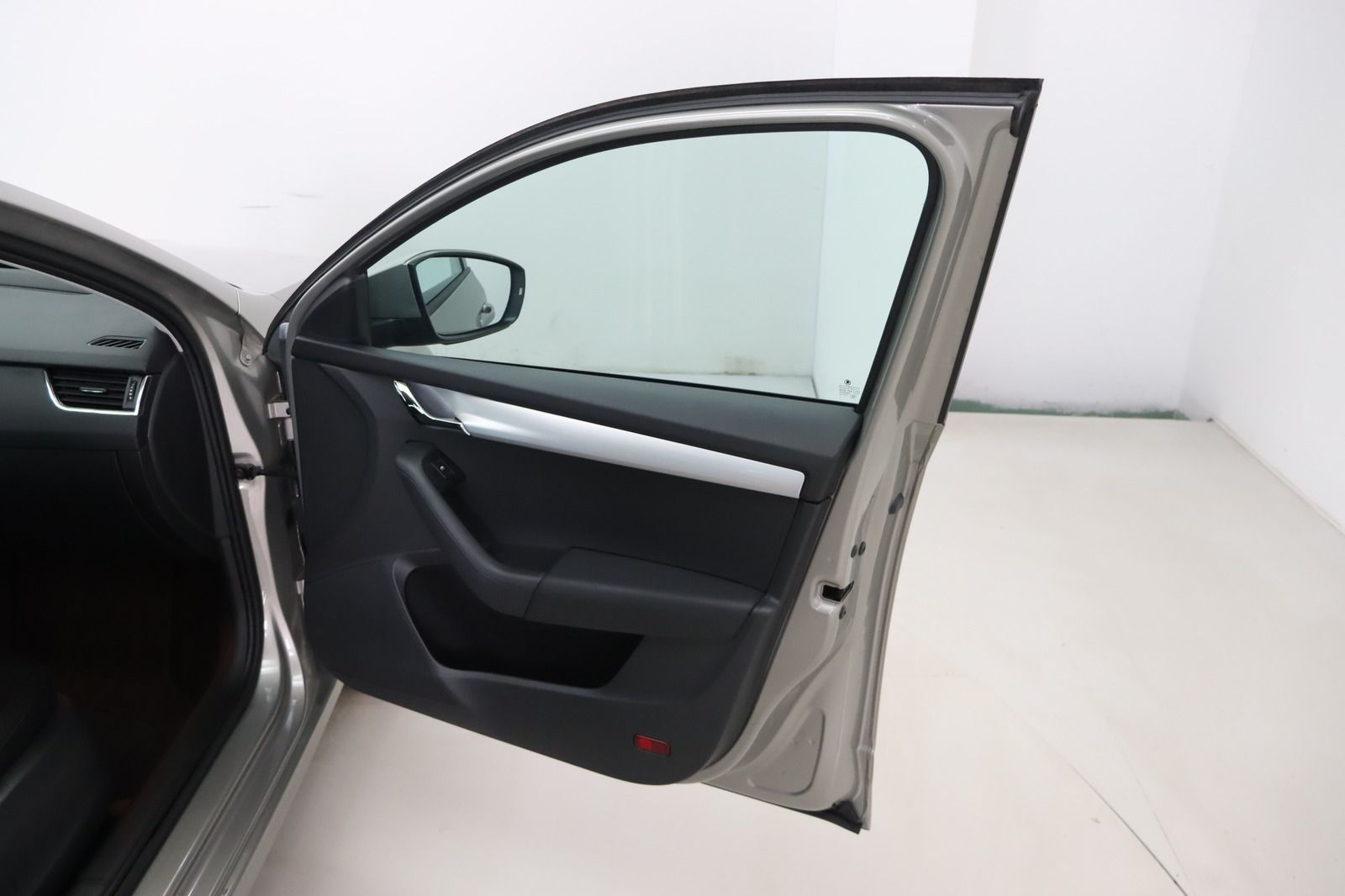Fahrzeugabbildung SKODA Octavia Combi 2.0 TDI 4 x4 1. Hand Ambition